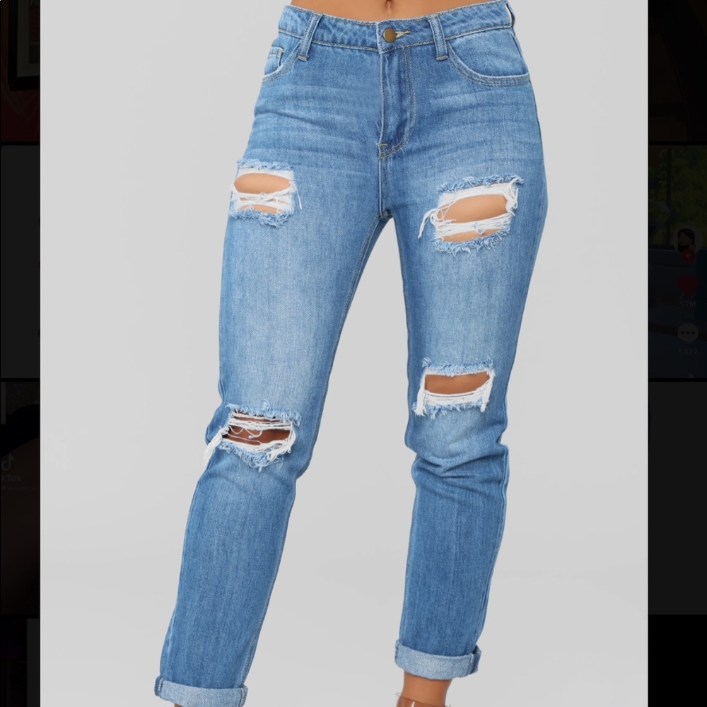 ✨NWT✨ FashionNova distressed jeans